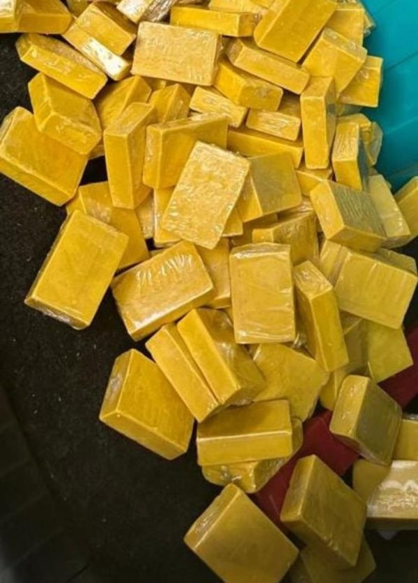 10x TUMERIC SOAP, TUMERIC KOJIC SOAP AND CHARCOAL SOAP - Image 2